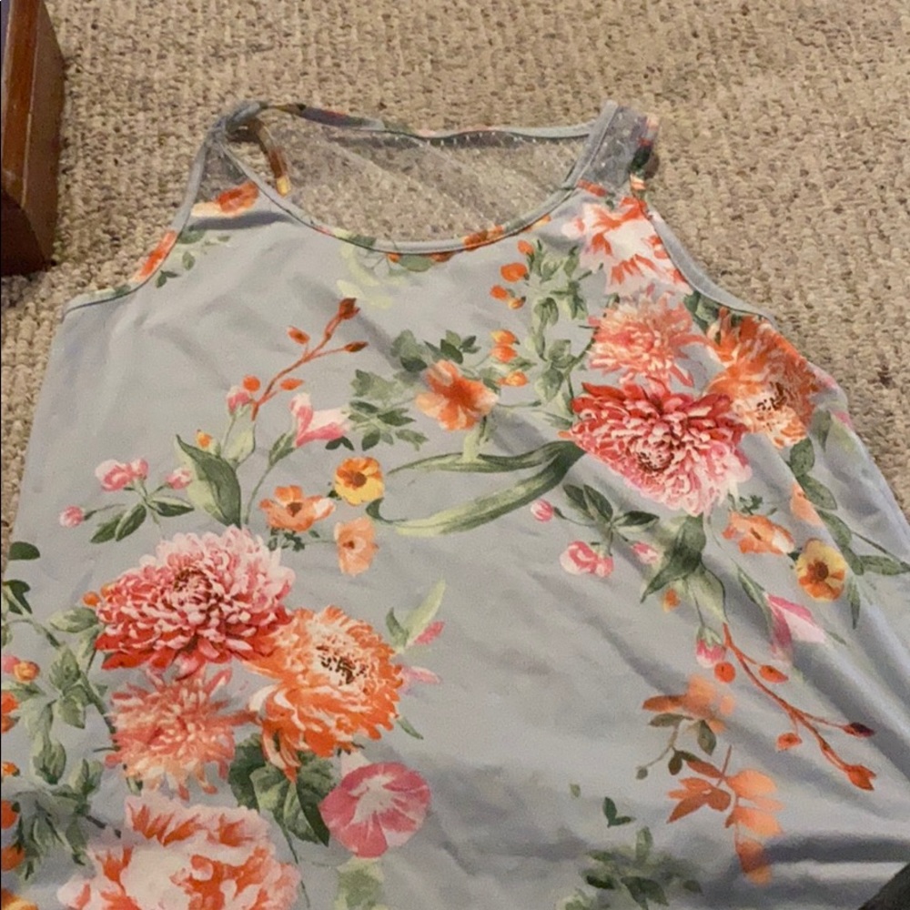 Blue flower tank